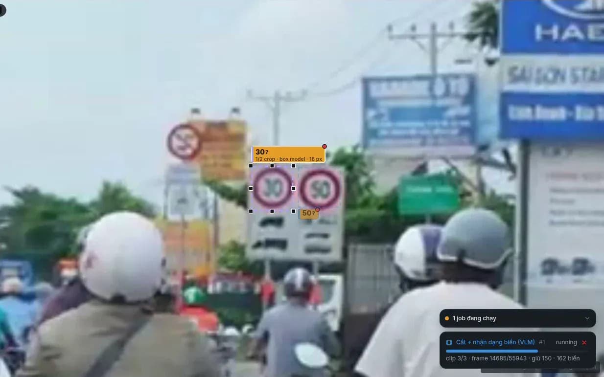 AutoLabel AI studio: a proposed box on a 30 km/h sign waiting for review (recorded session)